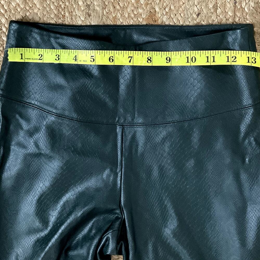Runway Faux Leather Textured Leggings Women's Size 4 Black Pull-On Skinny Pants - Picture 6 of 6